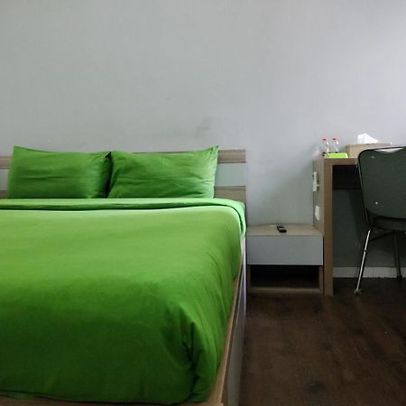 Barata Hotel Near Bandara Soekarno Hatta Tangerang Kültér fotó