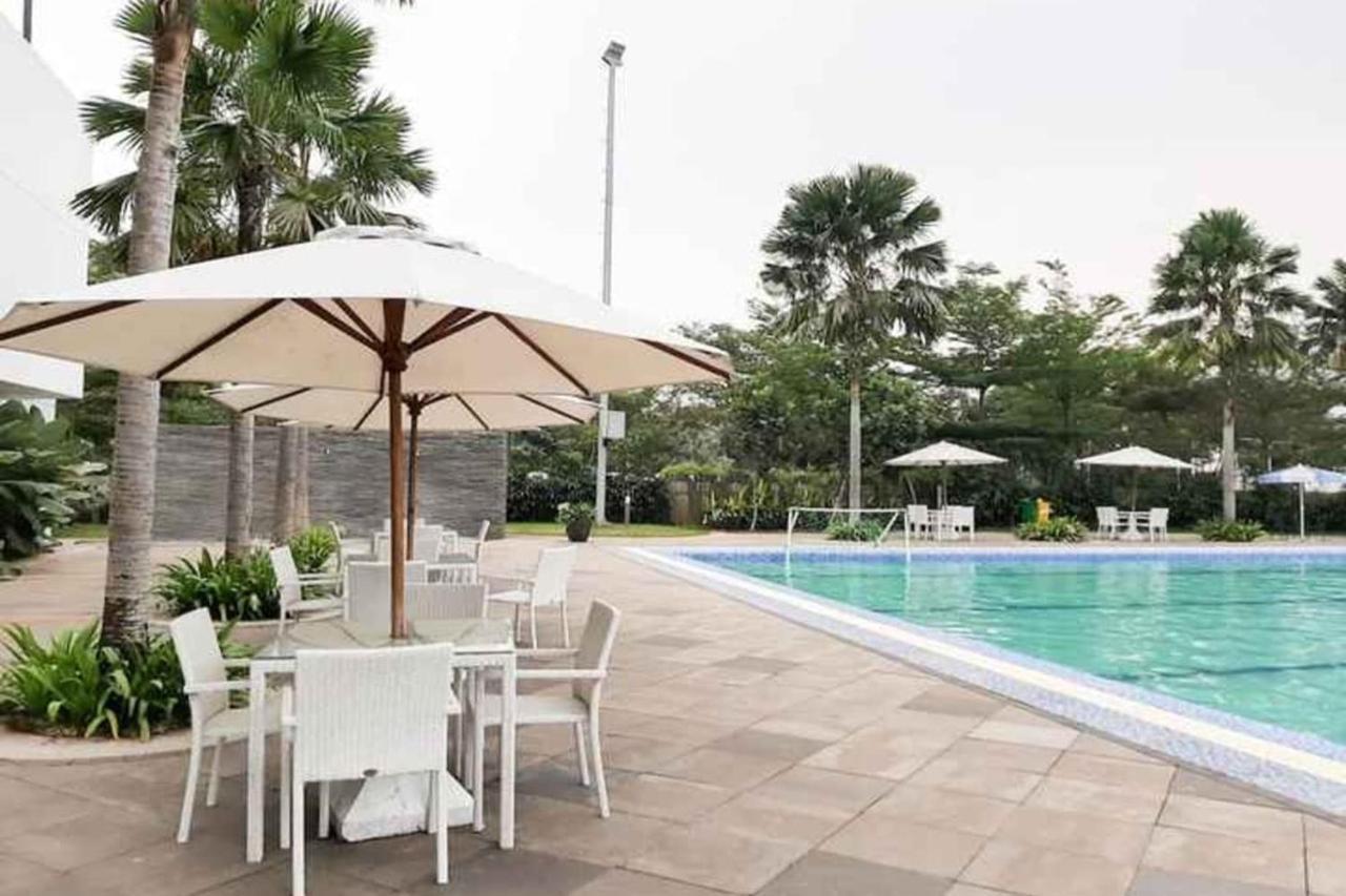 Barata Hotel Near Bandara Soekarno Hatta Tangerang Kültér fotó