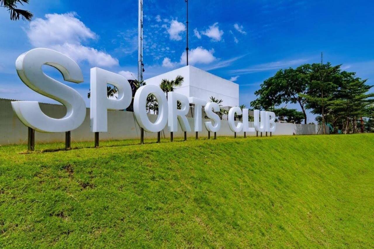 Barata Hotel Near Bandara Soekarno Hatta Tangerang Kültér fotó