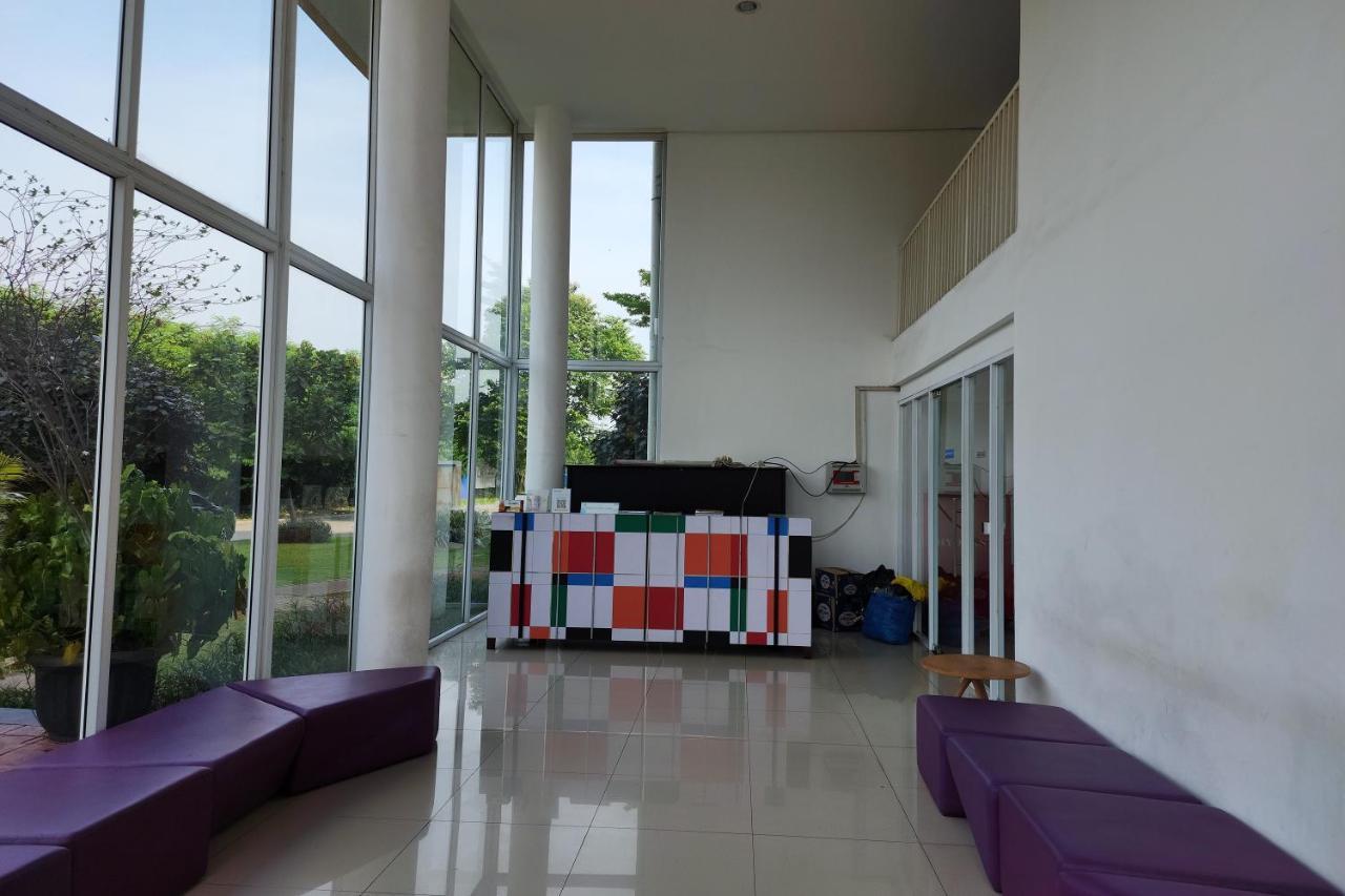 Barata Hotel Near Bandara Soekarno Hatta Tangerang Kültér fotó