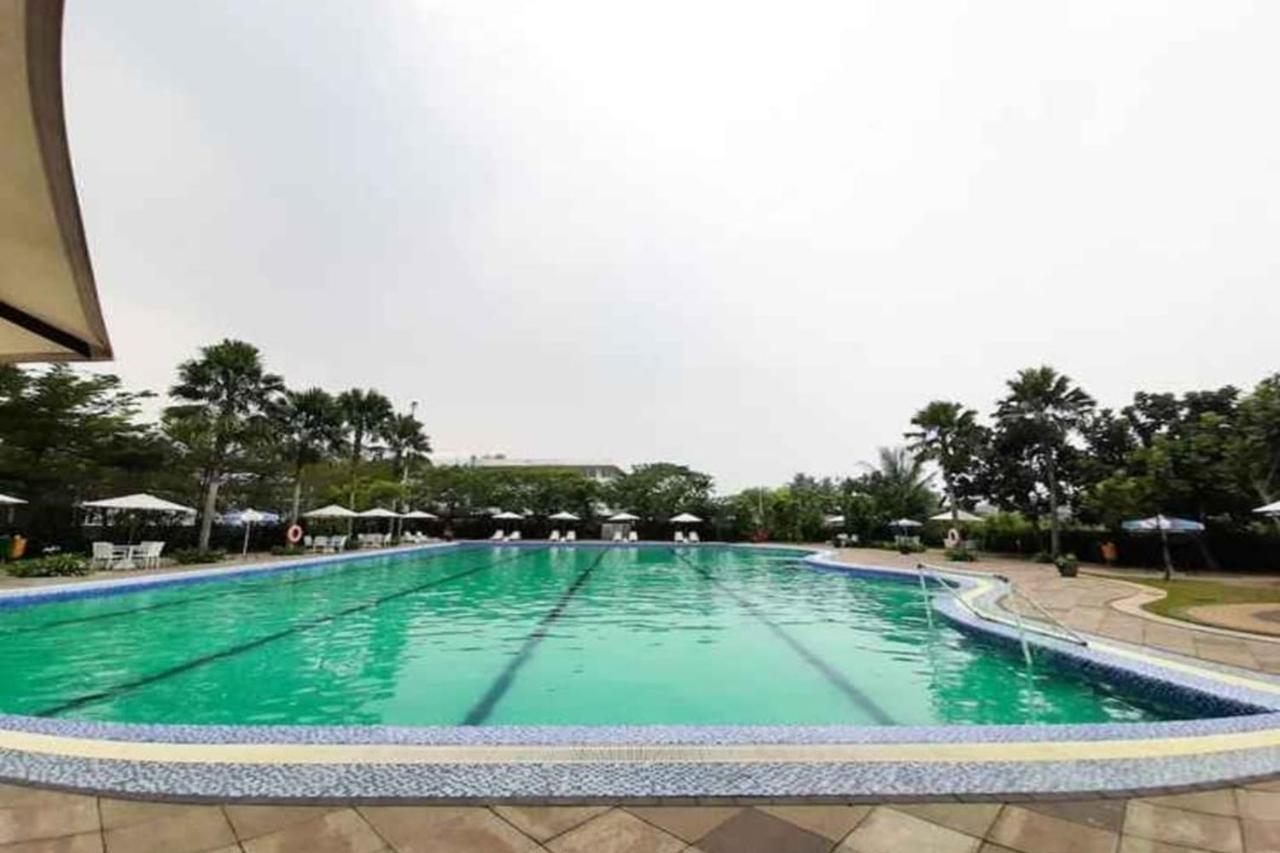 Barata Hotel Near Bandara Soekarno Hatta Tangerang Kültér fotó