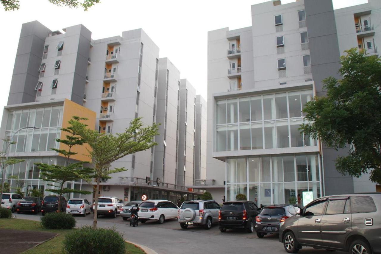 Barata Hotel Near Bandara Soekarno Hatta Tangerang Kültér fotó
