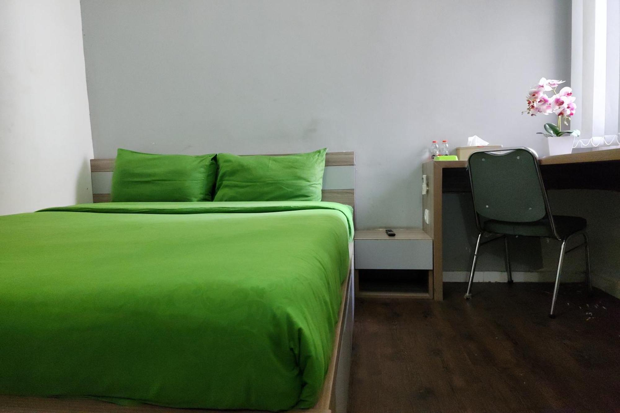 Barata Hotel Near Bandara Soekarno Hatta Tangerang Kültér fotó
