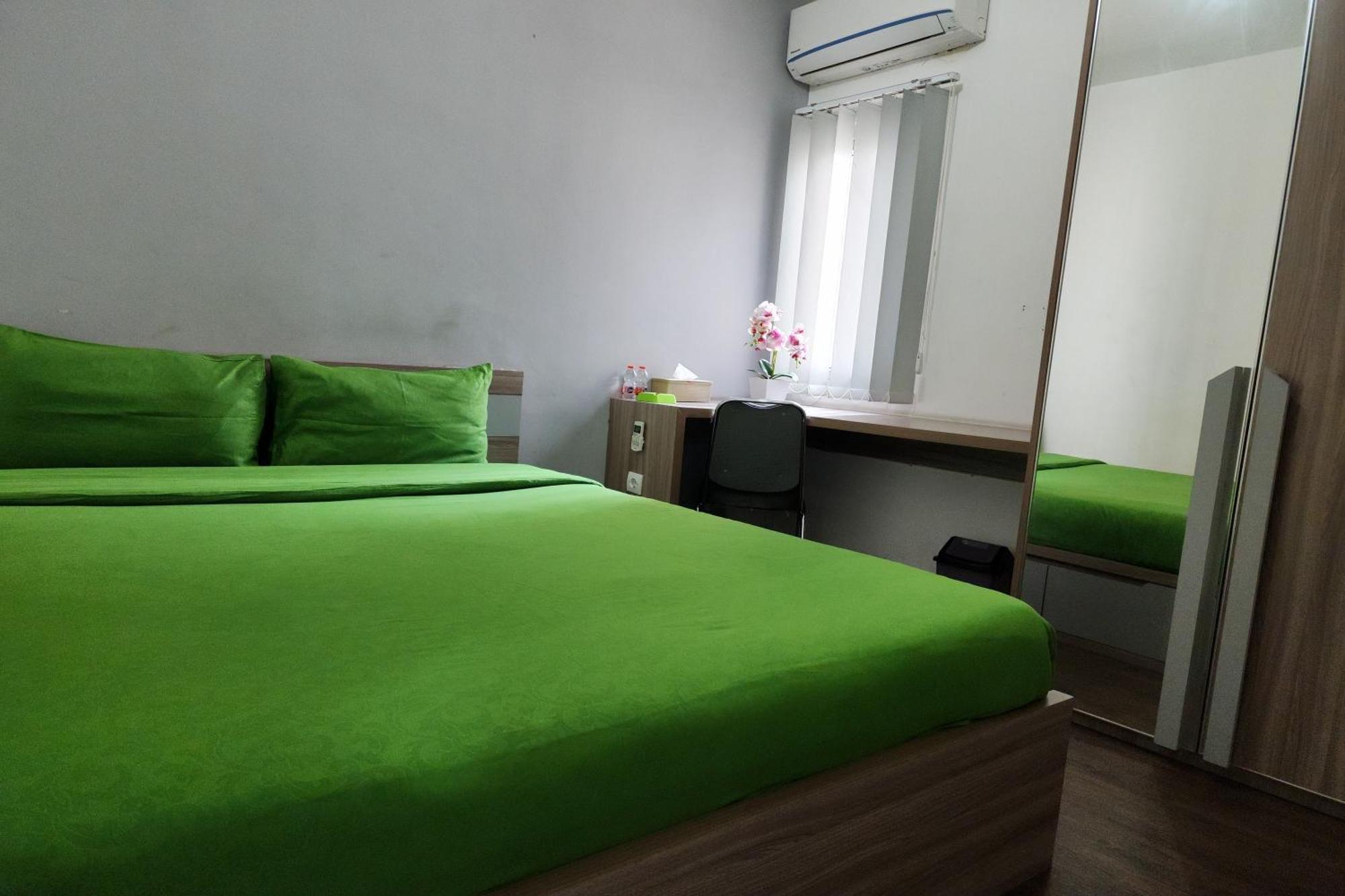 Barata Hotel Near Bandara Soekarno Hatta Tangerang Kültér fotó